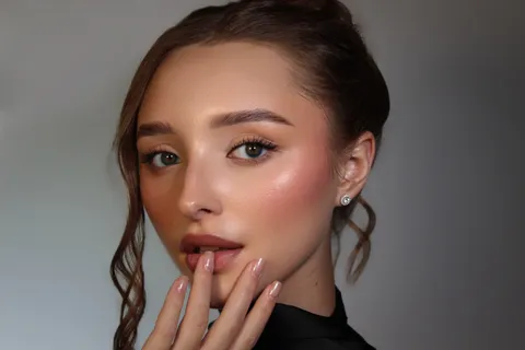 Зображення 2 з 25 у галереї "MUART.ELSA"