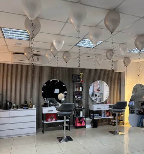 Зображення 1 з 2 у галереї "CBrows Studio"