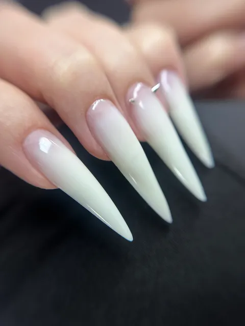 Зображення 1 з 15 у галереї "kava.nails.bar"