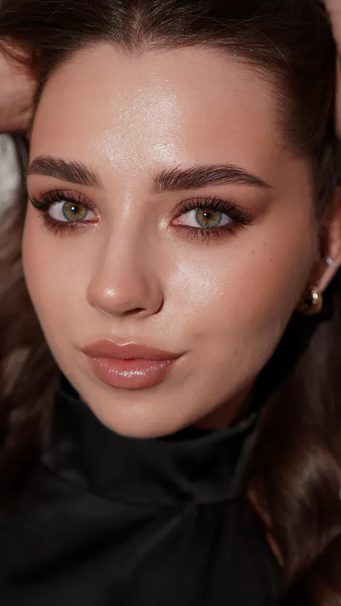 Зображення 1 з 13 у галереї "Victoria Shvets makeup"