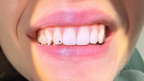 Bild 3 von 6 in der Galerie von "Naturreine Zahnkosmetik"