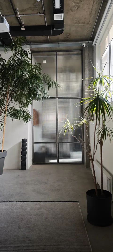 Изображение 9 из 30 в галерее "Место для съемок, событий и творческих встреч"