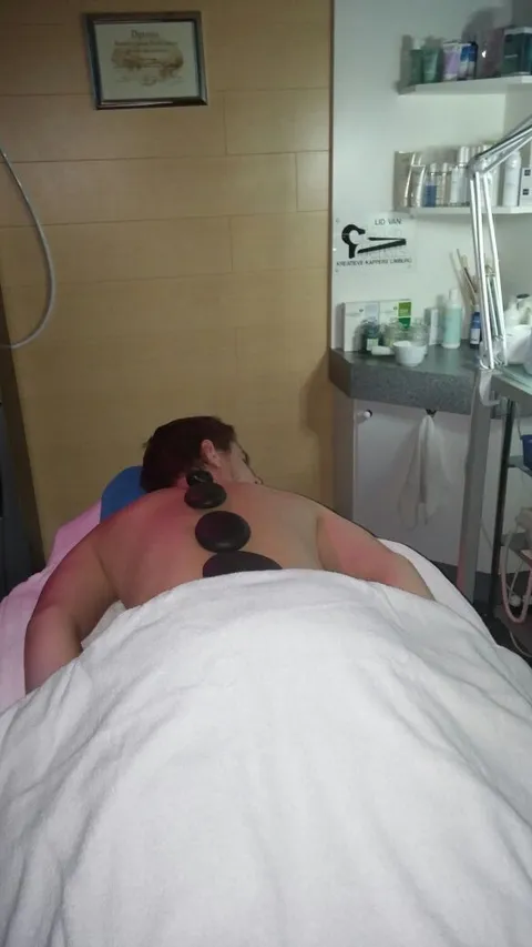 Image 6 of 6 in the gallery of "Blissful Body Relaxation Massage"