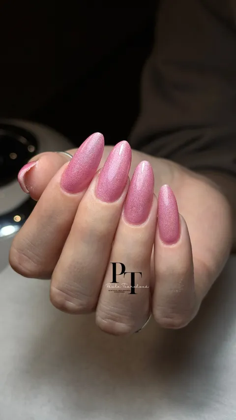 Obrázek 3 z 11 v galerii "Nehtová modeláž a pedikúra - Tvarohová Pavla"