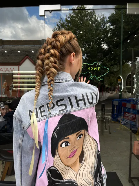 "Backstage Studio" gallery image 4 of 24