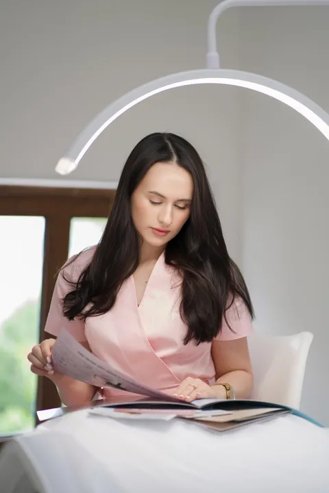 Зображення 3 з 5 у галереї "MK COSMETOLOGY"