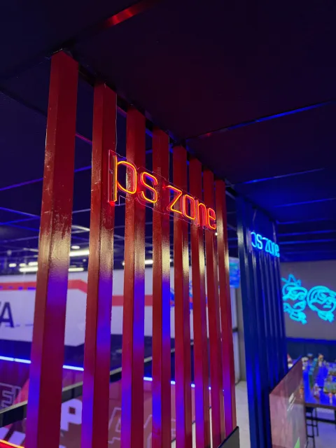 Imagem 7 de 15 na galeria de "OVA"