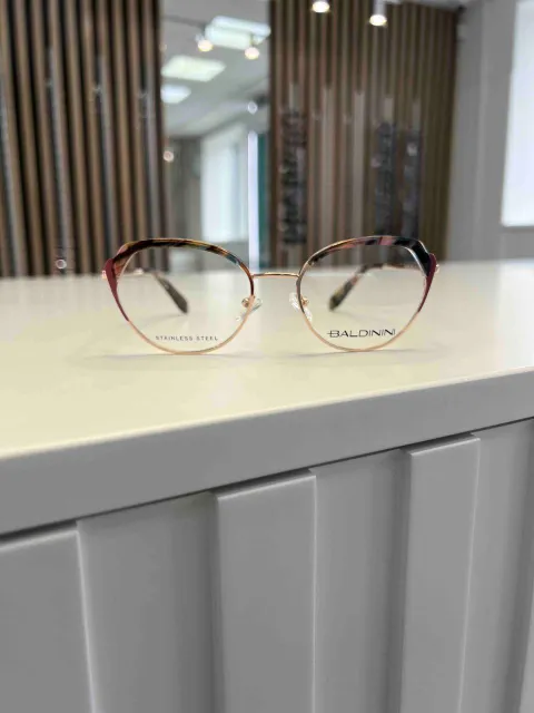 Зображення 10 з 22 у галереї "CentrZoru_Optics"