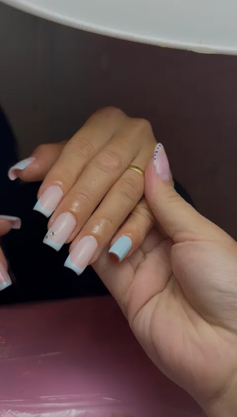 Imagem 3 de 4 na galeria de "Maria Eduarda Nails"