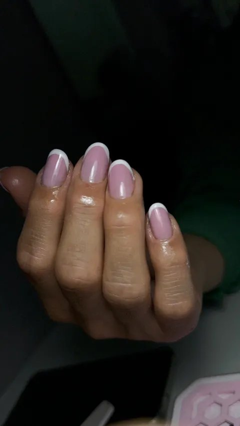 Imagem 1 de 4 na galeria de "Maria Eduarda Nails"