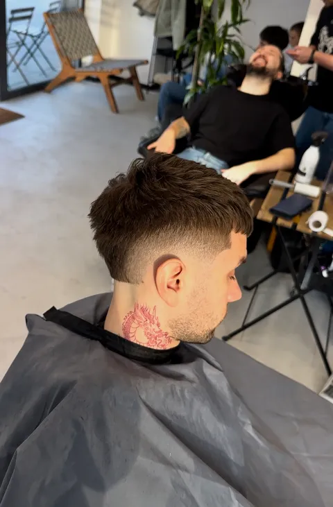 Зображення 8 з 11 у галереї "SNICKERS BARBER"