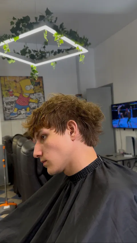 Зображення 5 з 11 у галереї "SNICKERS BARBER"