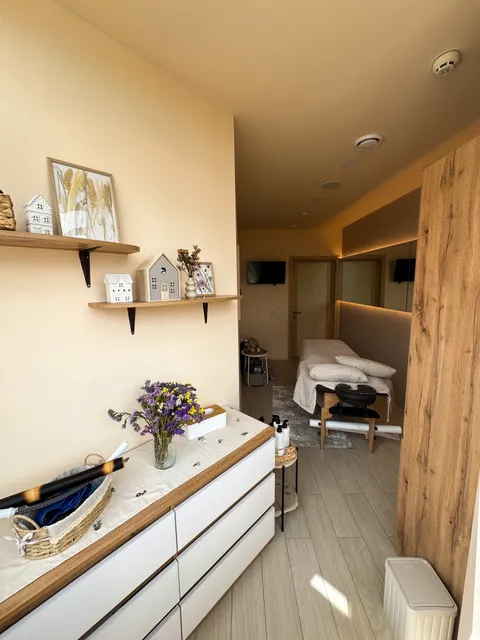 Зображення 3 з 9 у галереї "relight.massage"