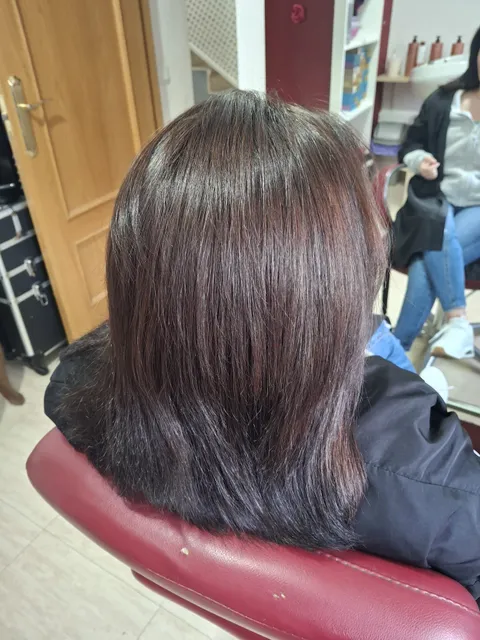 Imagen 5 de 18 en la galería de "Mimi peluqueria y estetica"