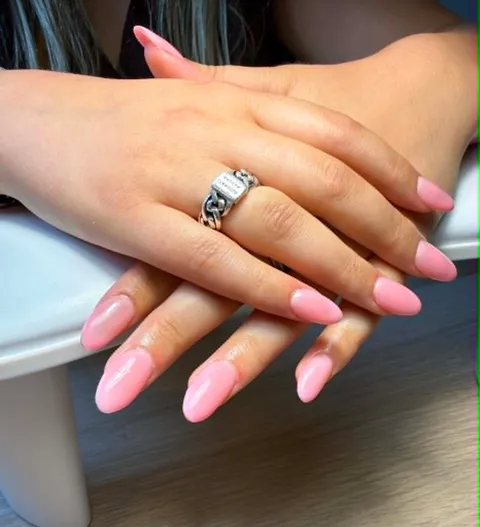 Afbeelding 8 van 17 in de galerij van "Auvri NailStudio"