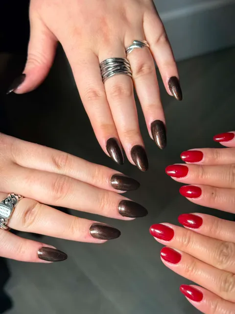 Afbeelding 9 van 17 in de galerij van "Auvri NailStudio"