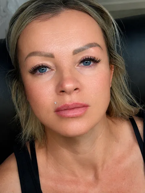 Bild 9 von 10 in der Galerie von "Rebelle Lashezz"