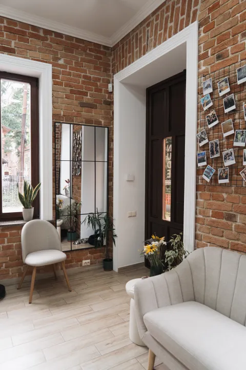 Зображення 5 з 19 у галереї "NUDE nailspace"