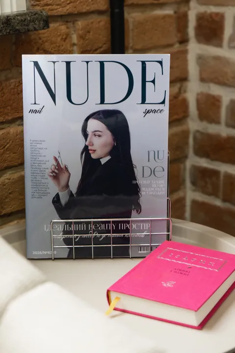 Зображення 2 з 19 у галереї "NUDE nailspace"