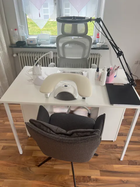 Bild 1 von 1 in der Galerie von "Amreich Nailstudio"