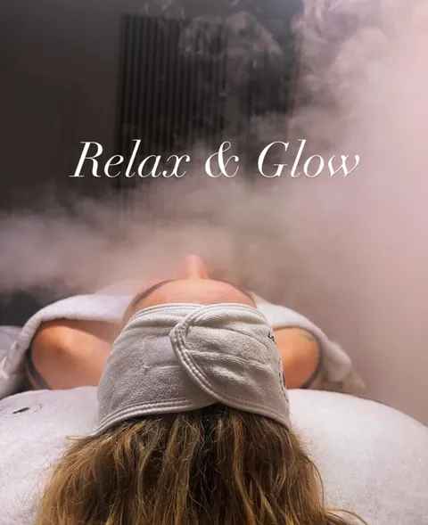 Bild 1 von 18 in der Galerie von "GlowTime Kosmetik"