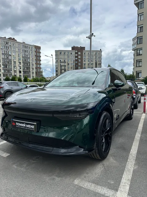 Зображення 2 з 11 у галереї "WASH ME | Виїзна мийка автомобілів"