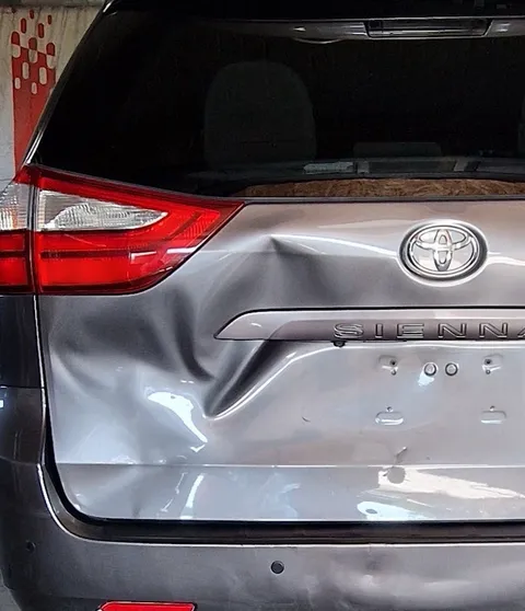 Зображення 5 з 8 у галереї "АвтоСтудія з видалення вм'ятин м.Бровари"