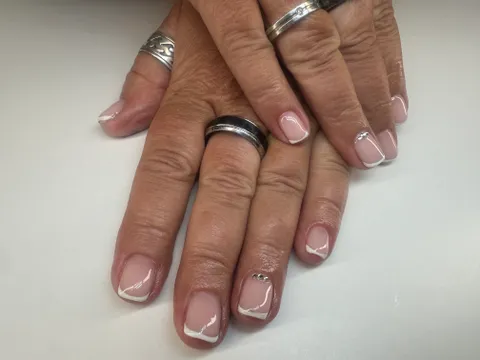 Bild 4 von 15 in der Galerie von "Sophies Signature Nails"