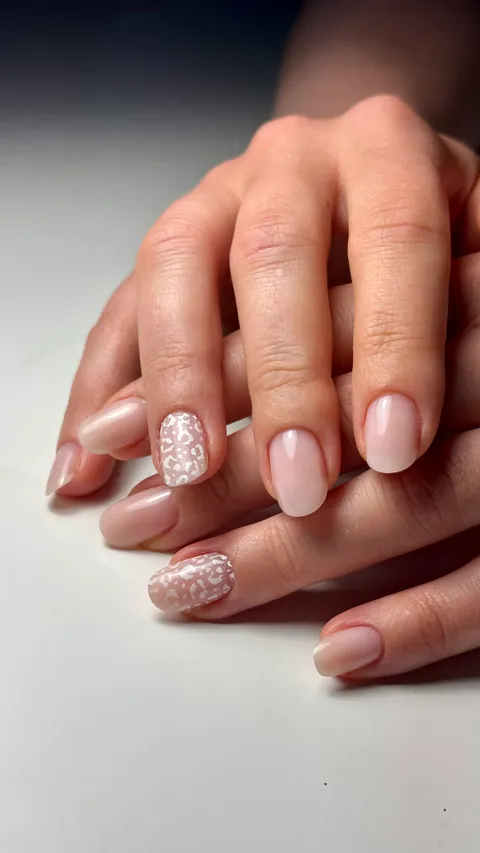 Obrázek 1 z 10 v galerii "ONIX nailcare & store"