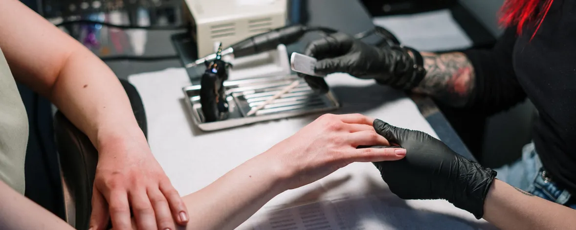 Сервис онлайн-записи для мастера маникюра