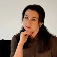 Дана Бронзбелл