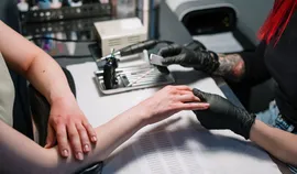 Сервис онлайн-записи для мастера маникюра