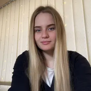 Elizabeth_nails_room_
