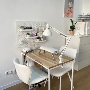 Akperova Nail Studio - Манікюр, педикюр, нарощування нігтів