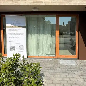 THE SKINCARE HOUSE