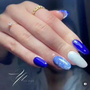 Yasmin nails