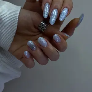 Манікюр у Києві, м. Лівобережна - Dolonki Nails 💅