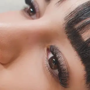 Lady Lashes photo 4
