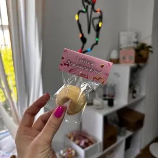 YaNails - манікюр та педикюр у Кривому Розі photo 3