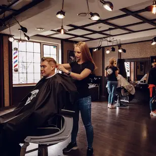 The Lady Barber photo 4