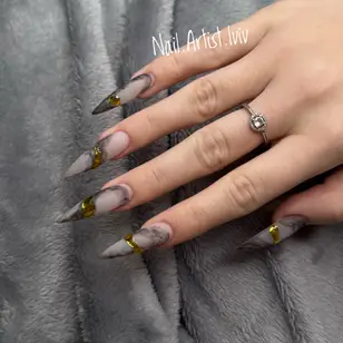 Nail Artist photo 3
