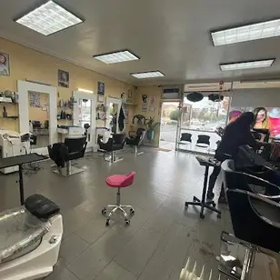 NGUYEN HAIR & NAILS photo 3
