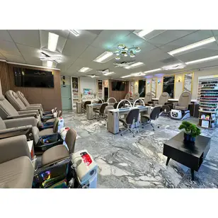 Desire Nails & Spa - Nail Salon Portland Oregon photo 3