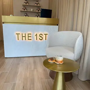 «THE 1ST» photo 2