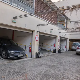 Pytloun Parking Praha 1 - Ve Smečkách 20 photo 3