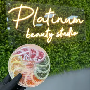 Platinum beauty studio photo 2