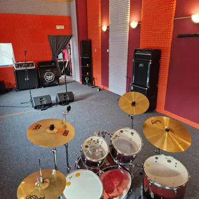 Drop-D Music Studio - Zkušebny a Nahrávaní photo 15