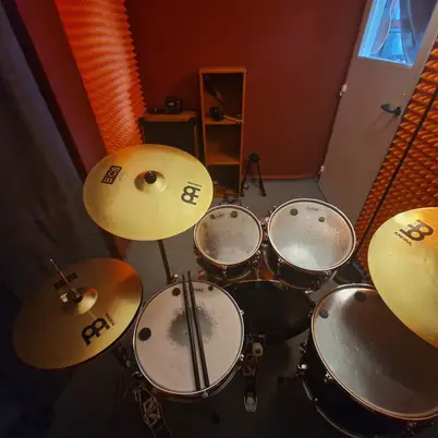 Drop-D Music Studio - Zkušebny a Nahrávaní photo 17