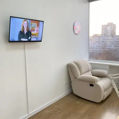 Akperova Nail Studio - Манікюр, педикюр, нарощування нігтів photo 14
