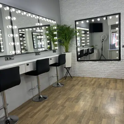 Yakim make-up studio photo 3